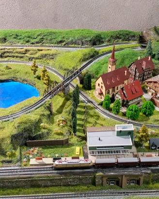 Plastico Ferroviario in scala N 