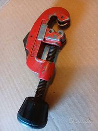 Tagliatubi a rotella manuale (Attrezzo Vintage)