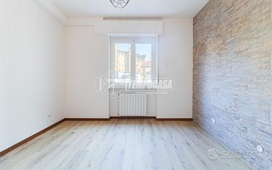 TRILOCALE APPENA RISTRUTTURATO - VIA ENNIO 19