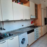 Cucina ampia e moderna