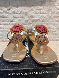 Sandali Melvinn& Hamilton