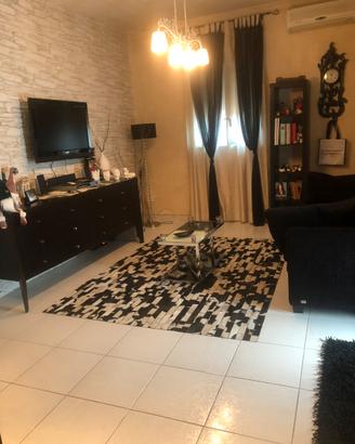 Complementi d’arredo credenza-divano