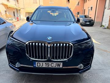 BMW X7 40i