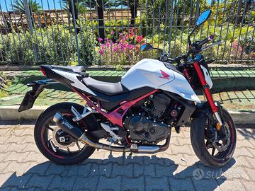 Moto Honda Hornet 750