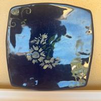 Piatto blu dipinto a mano