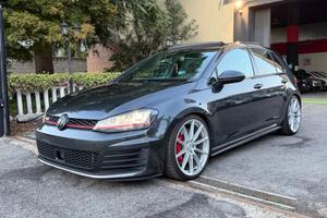 Volkswagen Golf GTI Performance 2.0 TSI 5p. BlueMo