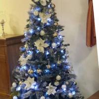 Albero di Natale innevato