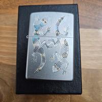 Zippo originale 2008 (J 08) inciso 2 gechi + s