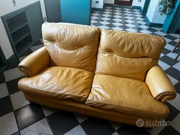 Salotto poltrona Frau originale mod. “Dream”.