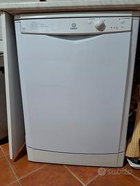 Lavastoviglie Indesit 