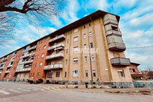 BILOCALE CON DOPPIA ESPOSIZIONE