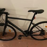 Triban RC 500 anno 2022 in perfette condizioni.