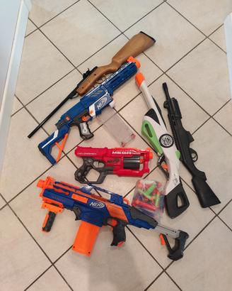 vari fucili Nerf