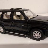 Cadillac Escalade 2002 modellino 