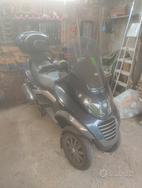 Piaggio MP3 400