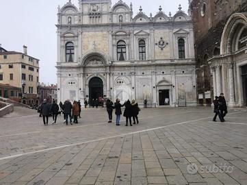 NEGOZIO A VENEZIA