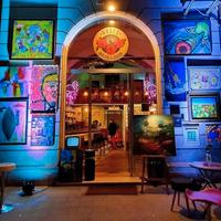 Nardò - Corso Galliano - Locale arredato