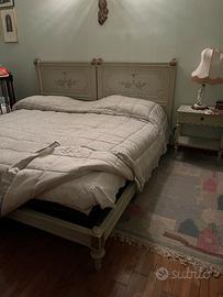 Camera da letto stile Luigi XVI decoro floreale
