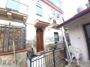 Gazzi (Mangialupi), indipendente su due livelli