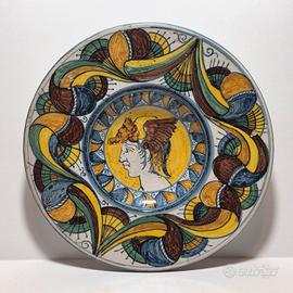 Piatto maiolica raffigurante testa di Hermes '800