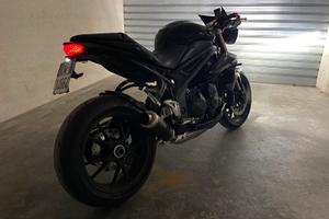 Triumph speed triple 1050 r