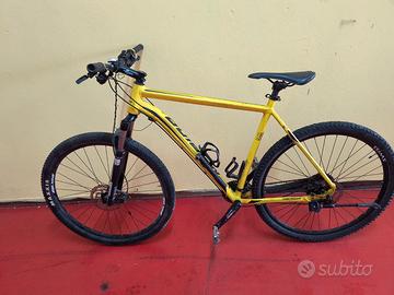 blocco  4 bici e un carrello bici