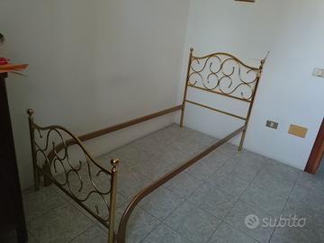 Letto singolo in "ottone"