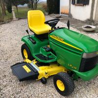 Trattore tagliaerba john deere