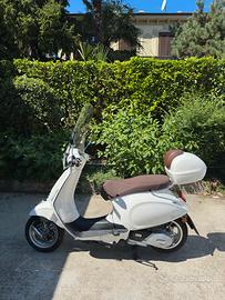 Vespa primavera 150