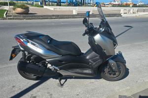 YAMAHA XMAX 300