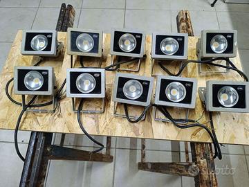 10 FARETTI  LED DA ESTERNO