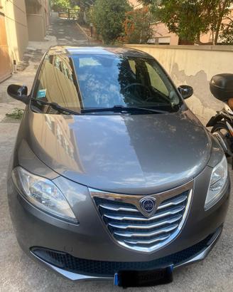 Lancia Ypsilon 1.2 69 CV 5 porte Silver