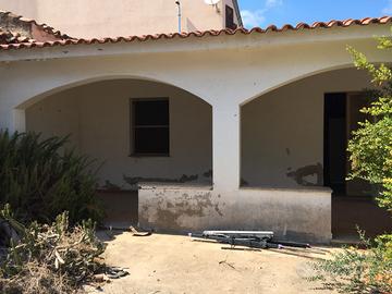 Pula - Casa campidanese indipendente con ampio cor