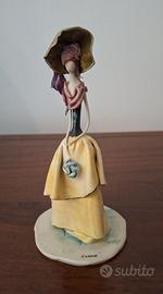 Scultura Ceramica Stilizzata Dama con Cappello
