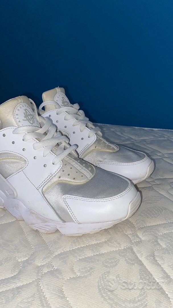 Scarpe nike huarache bianche deals