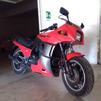 Kawasaki Ninja ZX-900r -