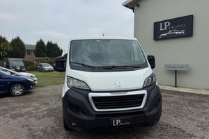 Peugeot Boxer 330 BlueHDi 140 S&S PC-TN Combi Comf