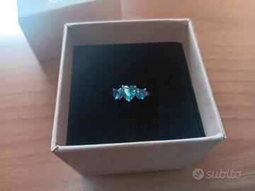 Anello argento con pietre azzurre 