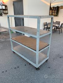 Scaffale con ruote