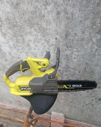Motosega Rioby a batteria