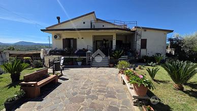 VILLA SINGOLA A SANT'AGATA DE' GOTI