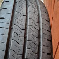 2 gomme Kumho 215/75/R16C