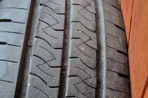 2 gomme Kumho 215/75/R16C