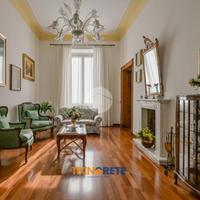 MULTILOCALE A LA SPEZIA