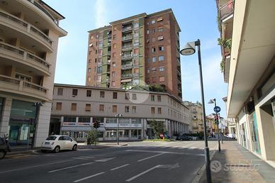 4 LOCALI A SEREGNO