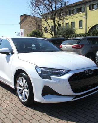 Audi A3 Sportback 1.5 tfsi mhev Business Advanced