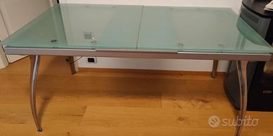 Tavolo in vetro