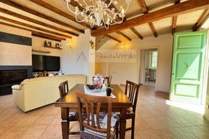 Casa indipendente di 180 m² con più di 5 locali e 