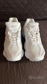 New Balance 9060 Bianche Taglia 43