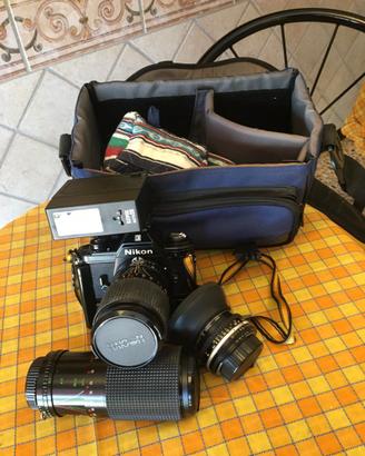 Macchina fotografica Nikon EM